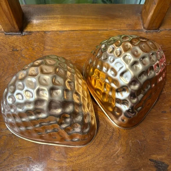 Set of 2 copper tone aluminum strawberry shaped jelly molds 4 cup capacity - Picture 2 of 10